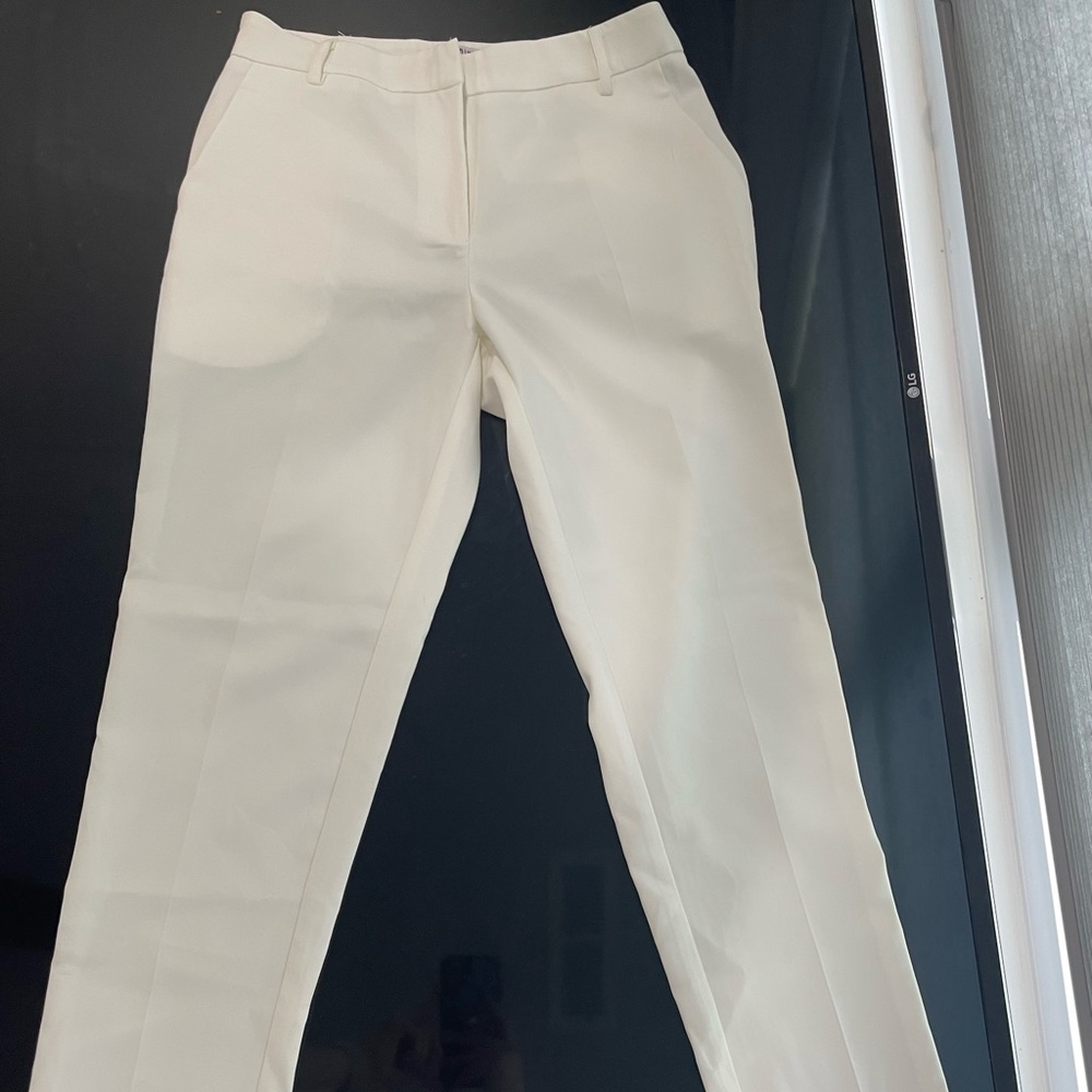 White dress pants that stop at your ankle